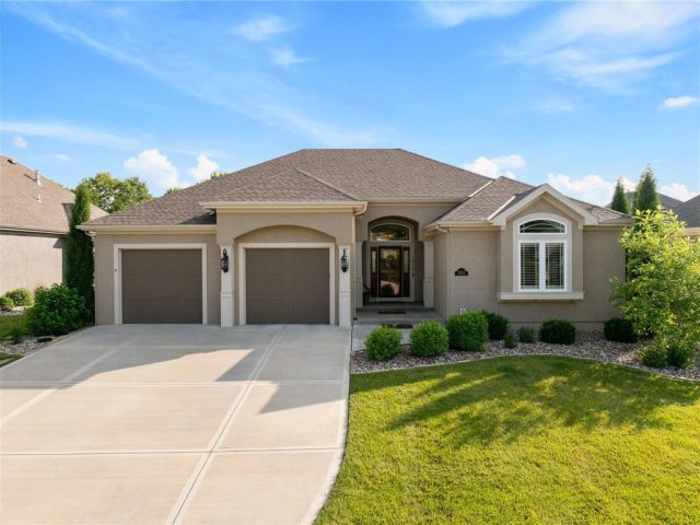 Homes for Sale in Kansas City, MO 64155 | 1915 NE 101st Street