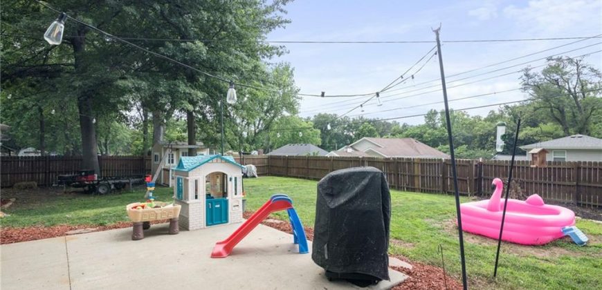 Homes for Sale in Liberty, MO 64068 | 414  Monterey Avenue