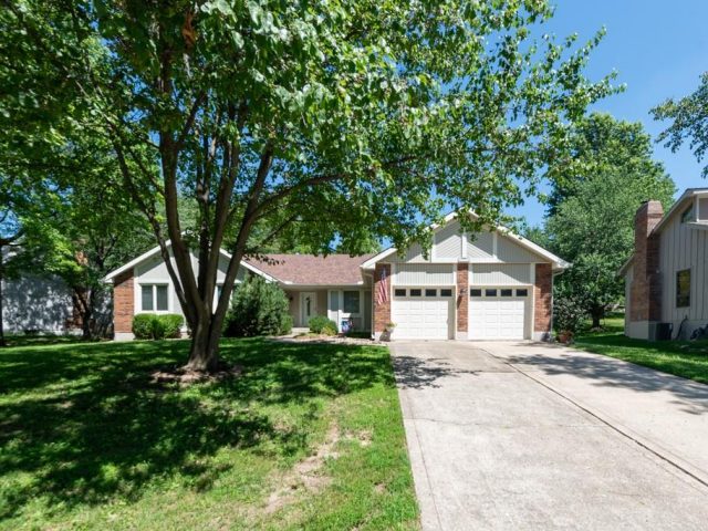 Homes for Sale in Kansas City, MO 64151 | 5116 NW WALDEN Drive