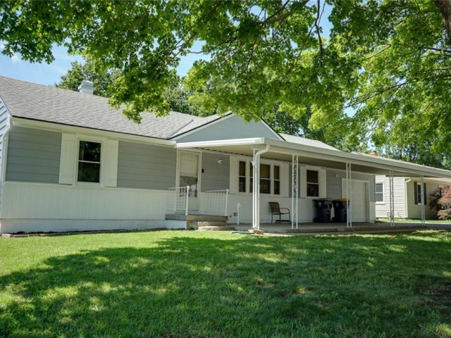 Homes for Sale in Kansas City, MO 64117 | 4222 N Chelsea Avenue