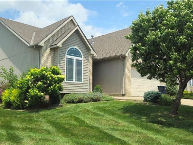 Homes for Sale in Kansas City, MO 64157 | 11236 N Randolph Avenue