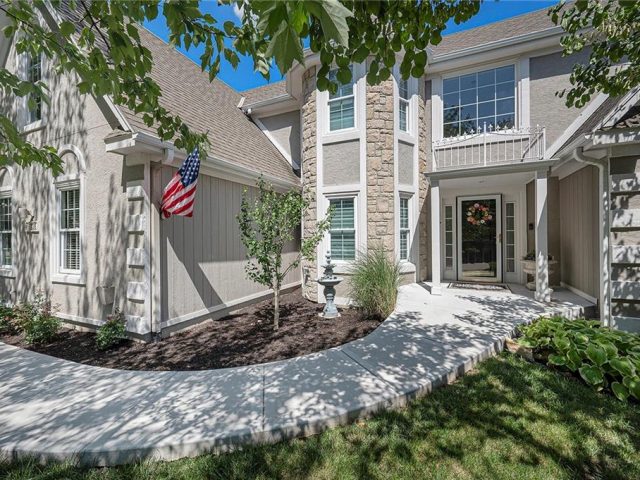 Homes for Sale in Parkville, MO 64152 | 6735 NW Monticello Terrace
