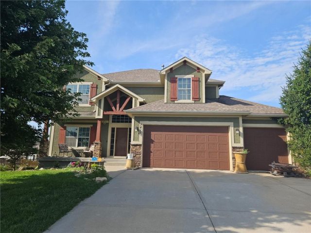 Homes for Sale in Kansas City, MO 64155 | 1411 NE 107th Terrace