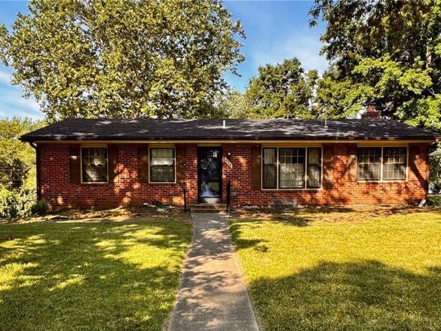Homes for Sale in Kansas City, MO 64117 | 4714 NE Chouteau Drive