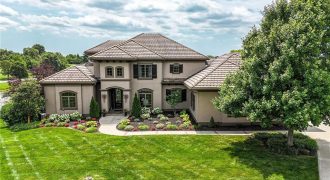 Homes for Sale in Parkville, MO 64152 | 8075  Green Glades Court