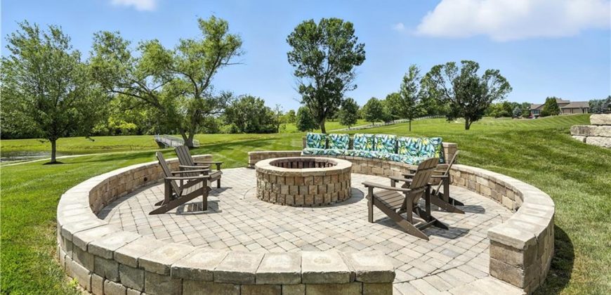 Homes for Sale in Parkville, MO 64152 | 8075  Green Glades Court