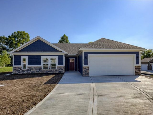 Homes for Sale in Excelsior Springs, MO 64068 | 2001  Riverstone Drive