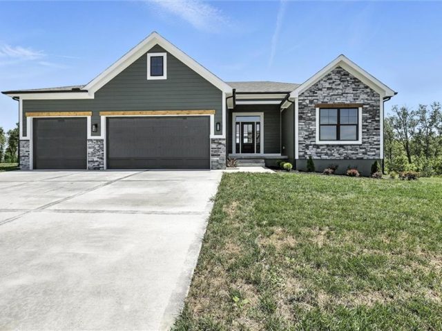 Homes for Sale in Kearney, MO 64060 | 2101  Crooked Creek Drive