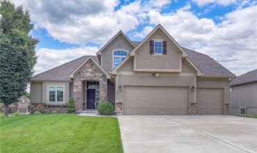 Homes for Sale in Riverside, MO 64150 | 4517 N Sienna Ridge