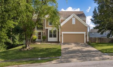 Homes for Sale in Kansas City, MO 64155 | 1019 NE 93rd Court