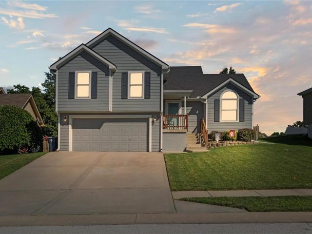 Homes for Sale in Kansas City, MO 64157 | 11039 N Ditman Avenue
