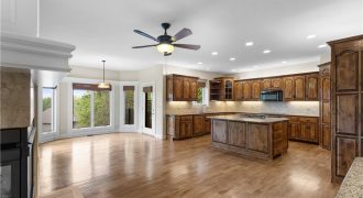 Homes for Sale in Parkville, MO 64152 | 10505 NW River Hills Drive