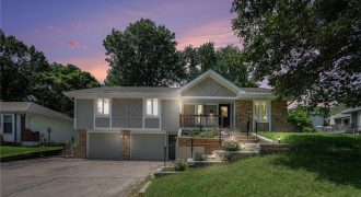 Homes for Sale in Gladstone, MO 64119 | 5704 N Indiana Avenue