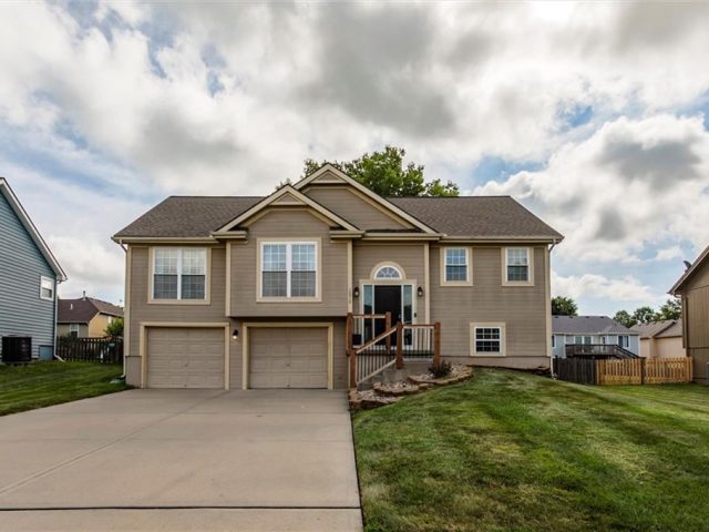 Homes for Sale in Kansas City, MO 64157 | 10919 N Skiles Court