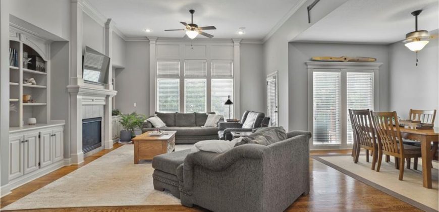 Homes for Sale in Kansas City, MO 64156 | 9013 N Kansas Court