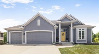 Homes for Sale in Kansas City, MO 64156 | 9013 N Kansas Court