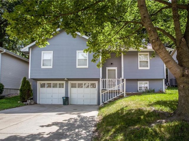 Homes for Sale in Kansas City, MO 64117 | 4627 N Winchester Avenue