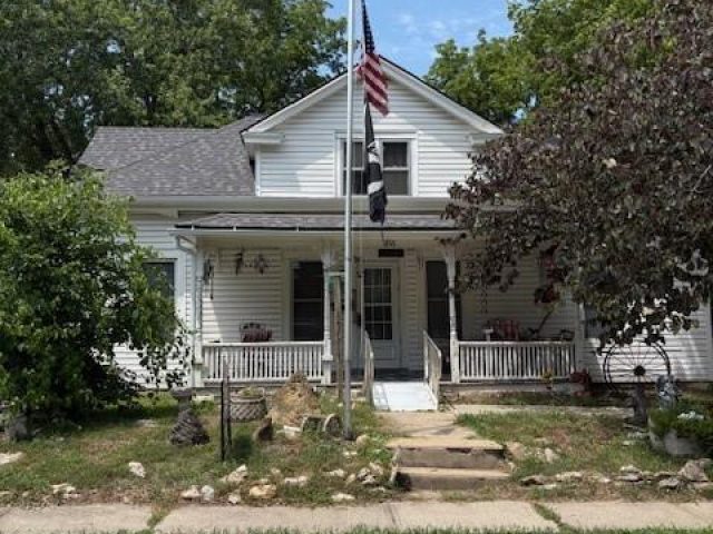 Homes for Sale in Liberty, MO 64068 | 216 S MISSOURI Street