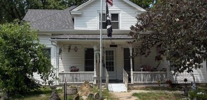 Homes for Sale in Liberty, MO 64068 | 216 S MISSOURI Street