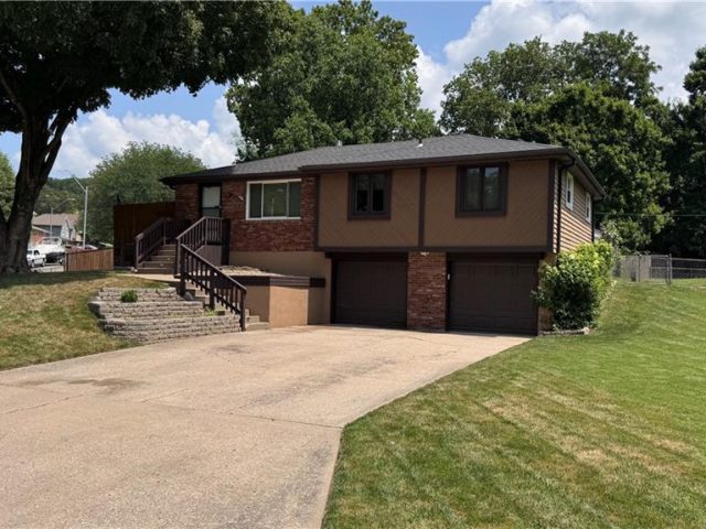 Homes for Sale in Kansas City, MO 64118 | 6955 N Liberty Street