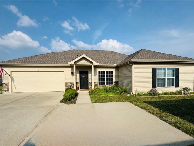 Homes for Sale in Gladstone, MO 64118 | 685 NE 66th Street