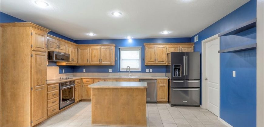 Homes for Sale in Kansas City, MO 64118 | 1607 NE 80th Place