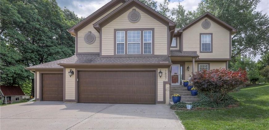 Homes for Sale in Kansas City, MO 64118 | 1607 NE 80th Place