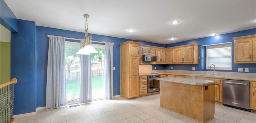 Homes for Sale in Kansas City, MO 64118 | 1607 NE 80th Place