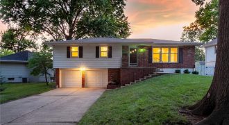 Homes for Sale in Gladstone, MO 64119 | 6714 N Bales Avenue