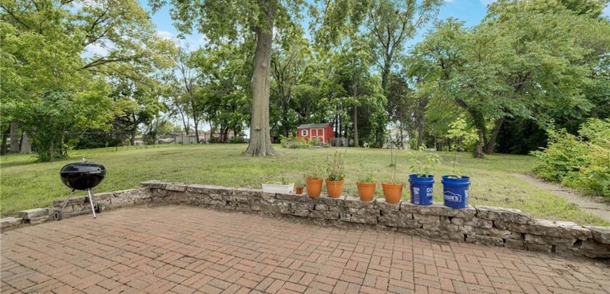 Homes for Sale in Kansas City, MO 64116 | 707 NE Russell Road