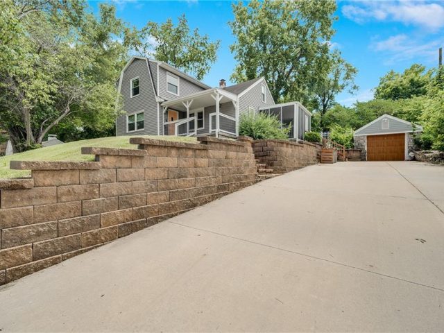 Homes for Sale in Kansas City, MO 64116 | 707 NE Russell Road
