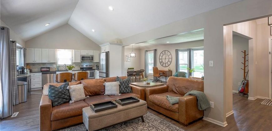 Homes for Sale in Kansas City, MO 64151 | 8113 NW Beaman Drive