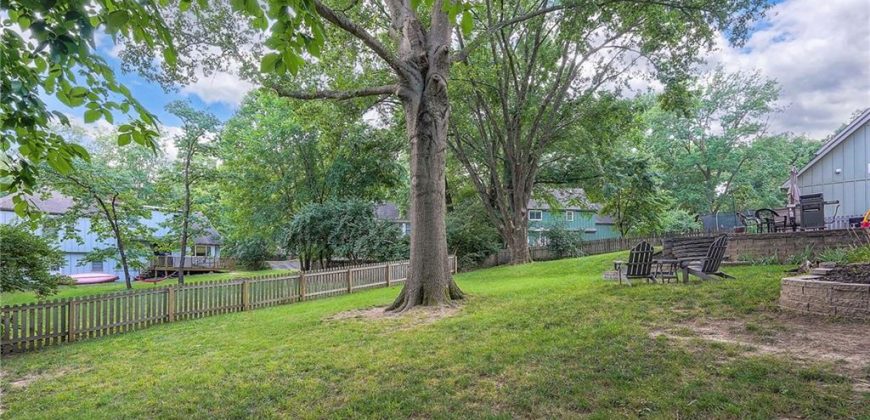 Homes for Sale in Kansas City, MO 64151 | 8113 NW Beaman Drive