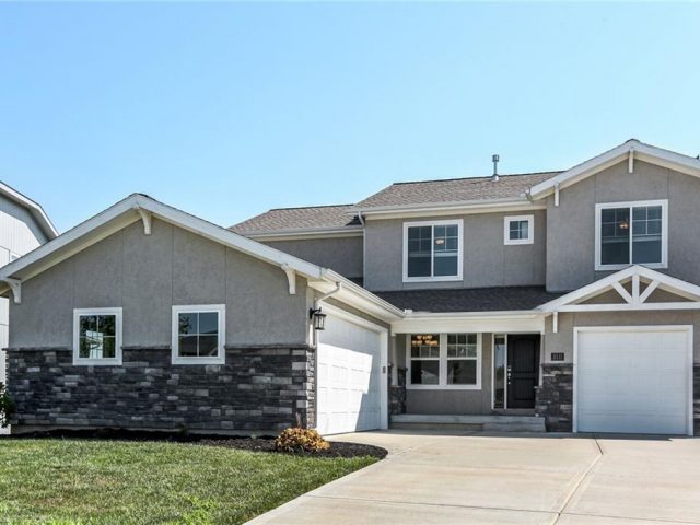 Homes for Sale in Kansas City, MO 64158 | 8111 N Sycamore Avenue