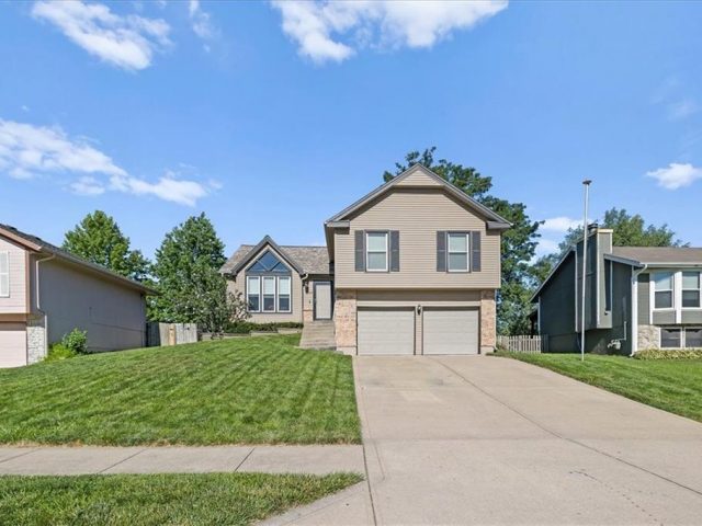 Homes for Sale in Kansas City, MO 64155 | 10320 N Baltimore Avenue