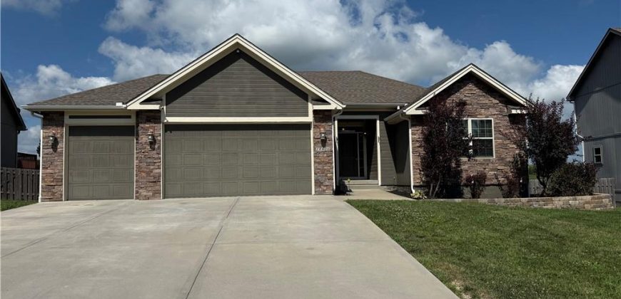 Homes for Sale in Smithville, MO 64089 | 18406  Rock Ridge North