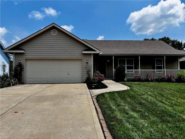 Homes for Sale in Kearney, MO 64060 | 1317  Stonecrest Drive