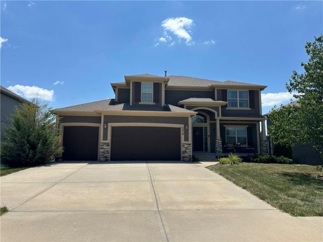 Homes for Sale in Kansas City, MO 64155 | 1319 NE 107th Terrace