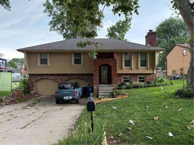 Homes for Sale in Excelsior Springs, MO 64024 | 1216  Michele Drive
