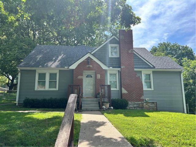 Homes for Sale in Kansas City, MO 64117 | 3615 N WALROND Avenue