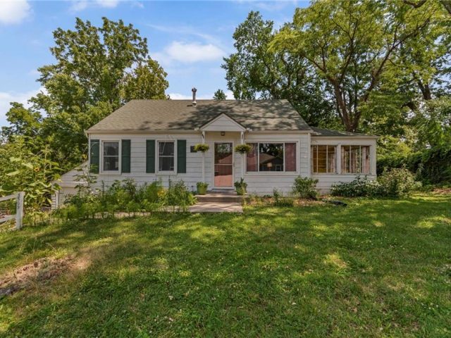 Homes for Sale in Kansas City, MO 64117 | 3509 NE Monterey Avenue