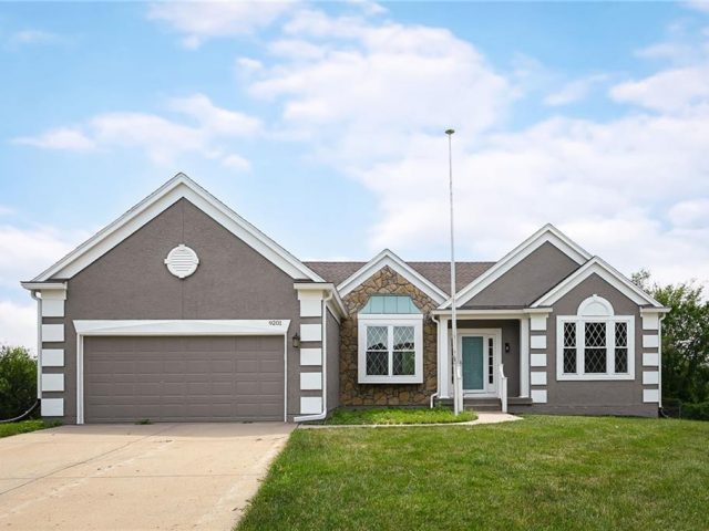 Homes for Sale in Kansas City, MO 64155 | 9201 N Charlotte Court