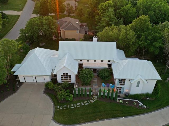 Homes for Sale in Parkville, MO 64152 | 6949  Watson’s Country Lane