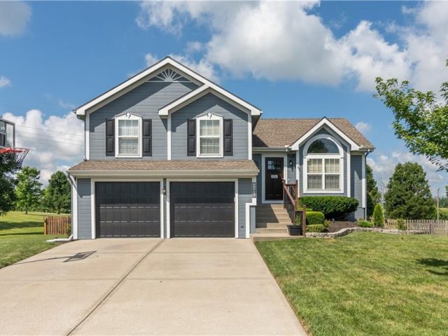Homes for Sale in Kansas City, MO 64156 | 11424 N Ewing Avenue