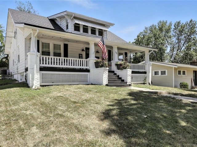 Homes for Sale in Liberty, MO 64068 | 101 S Fairview Avenue