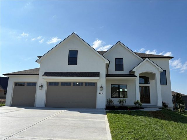 Homes for Sale in Kearney, MO 64060 | 13619  Clover Court