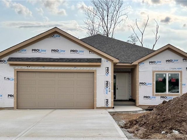Homes for Sale in Kansas City, MO 64157 | 10022 N Oakland Avenue