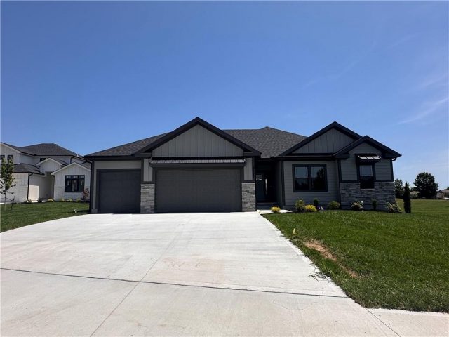 Homes for Sale in Kearney, MO 64060 | 2005  Foxtail Point