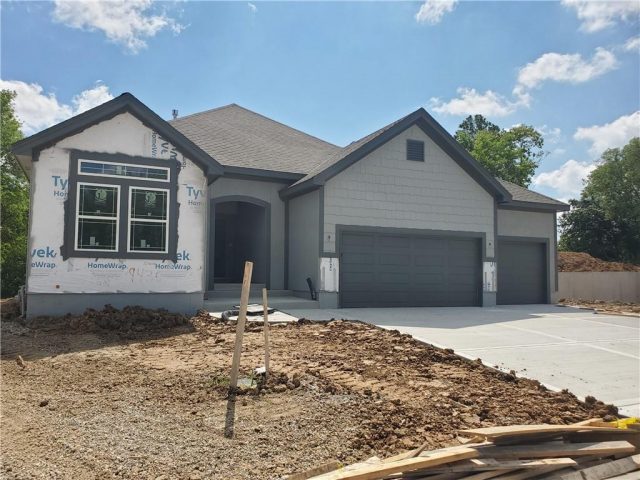 Homes for Sale in Kansas City, MO 64154 | 9439 N Belton Avenue