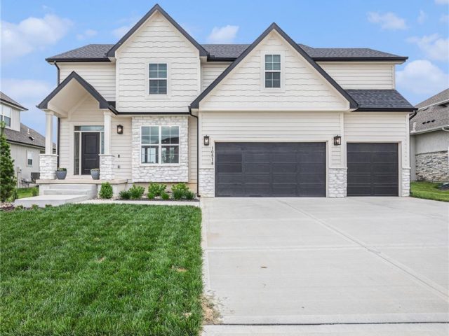 Homes for Sale in Kansas City, MO 64157 | 10518 N Hawthorne Avenue